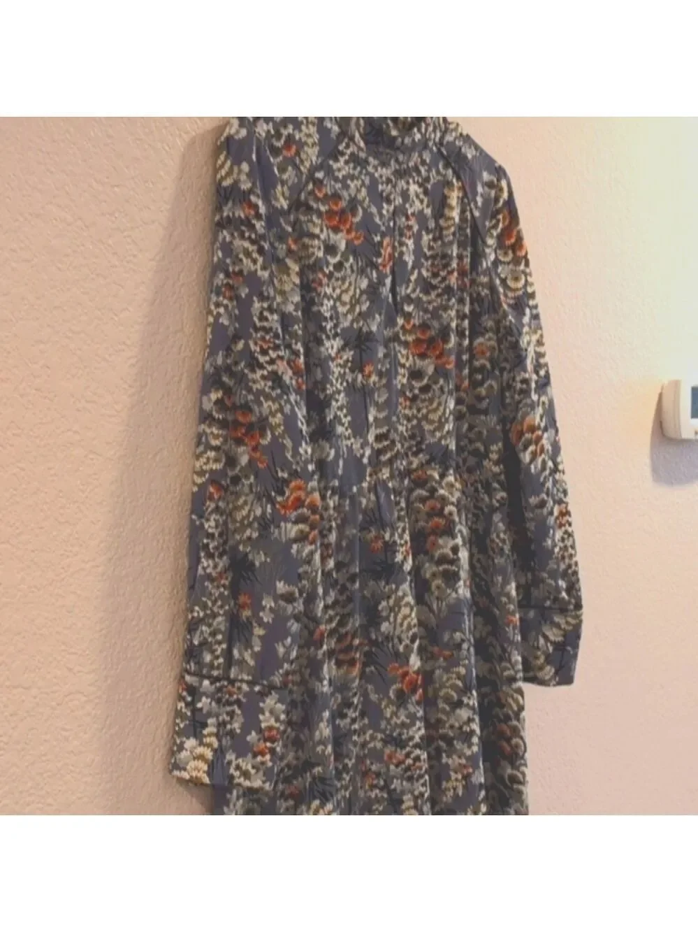 Zara Basic Floral Dress size Large, keyhole on the front,long zipper on the back - Picture 5 of 11